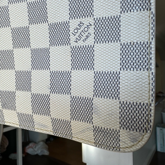 LOUIS VUITTON wristlet purse - Picture 3 of 9